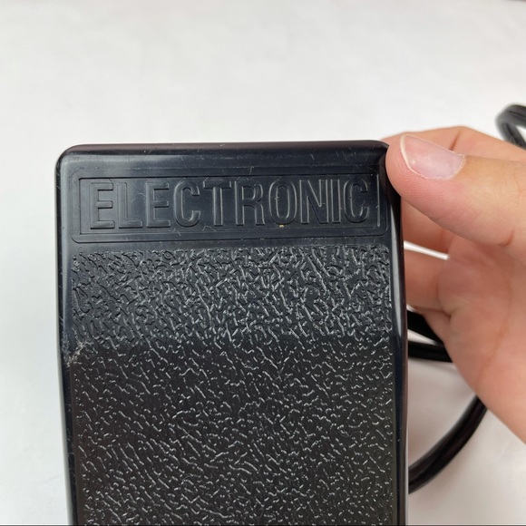 Black Electronic Sewing Foot Control Pedal - Picture 2 of 8